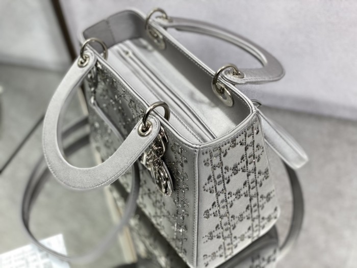 Handbag Dior size 24 cm