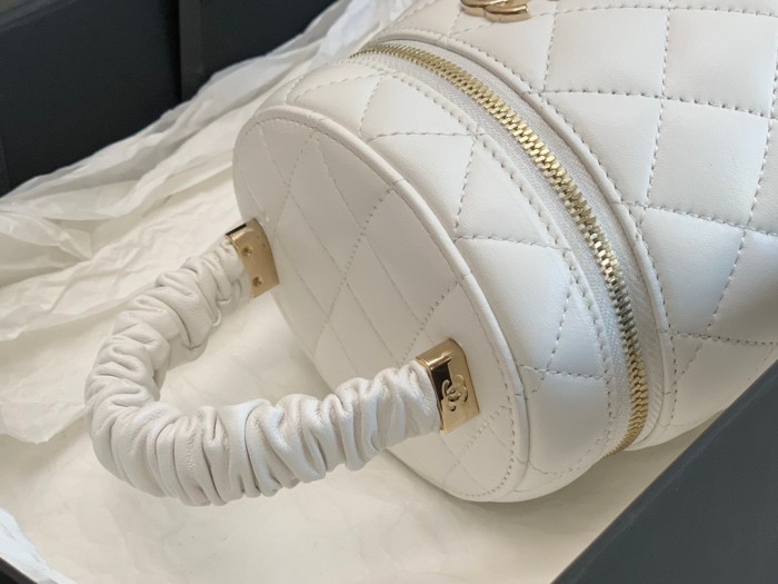 Handbag Chanel 2730 size 13×13×11 cm