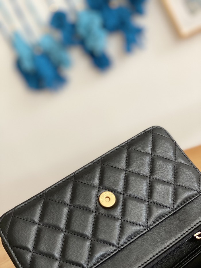 Handbag Chanel 81217 size 19.2 12.3 3.5 cm