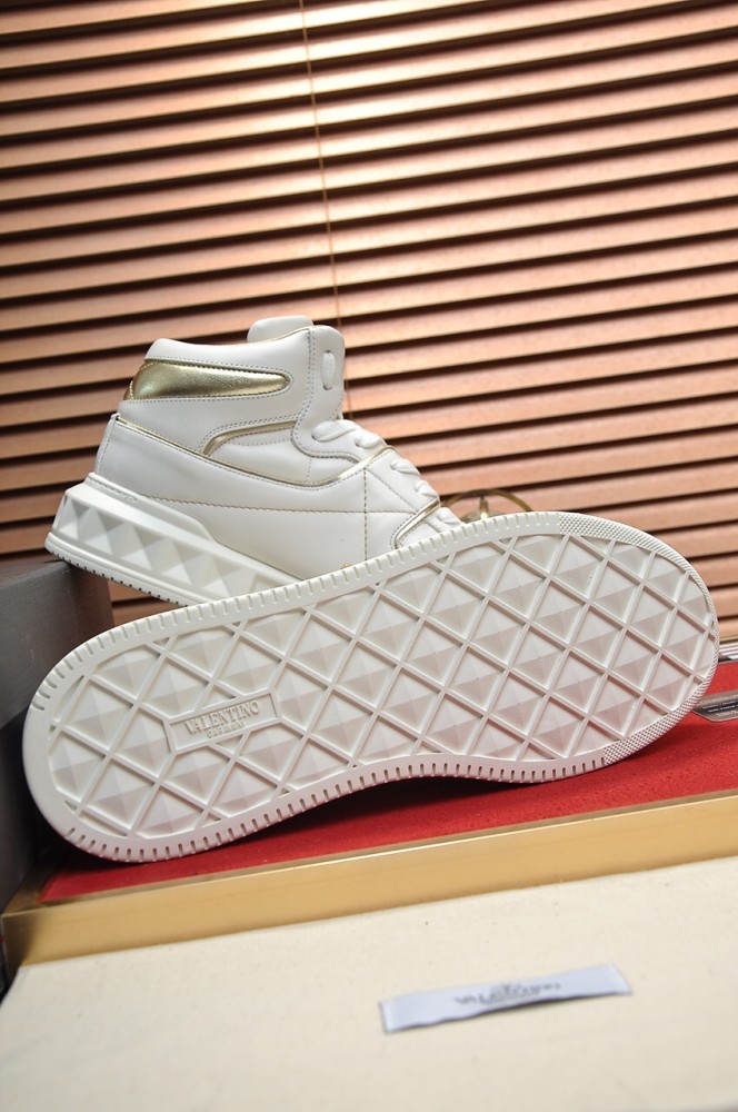 Valentino Garavani One Stud high-top sneakers 4