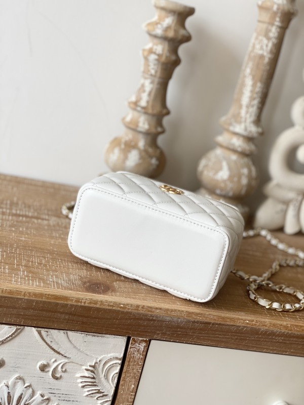 Handbag Chanel 81195 size 16 9.5 8 cm