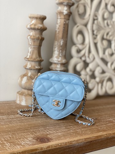 Handbag Chanel 81203 size 12×13×5.5 cm