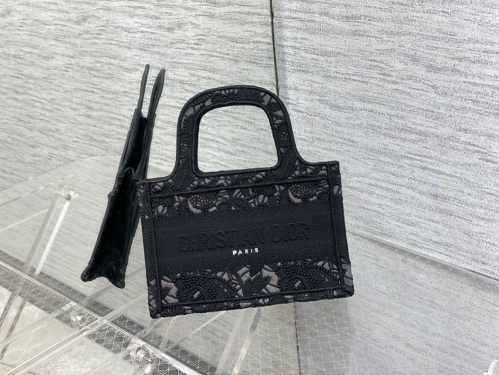 Handbag Dior size 23*7*17 cm