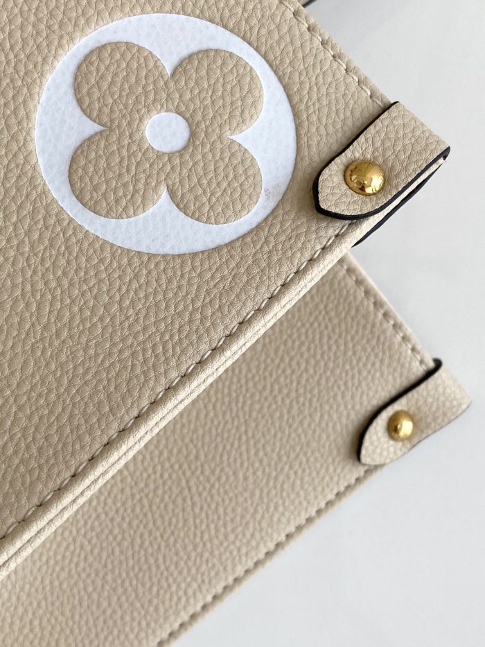 Handbag Louis Vuitton M45717 size 35 x 27 x 14 cm