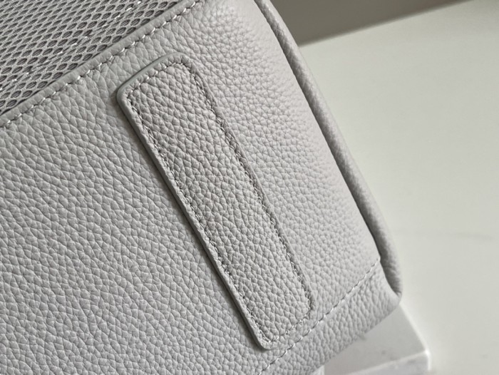 Handbag Dior 93388 size 30 x 42 x 15 cm