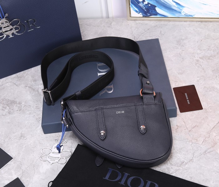 Handbag Dior 93317 size 21*16*3 cm