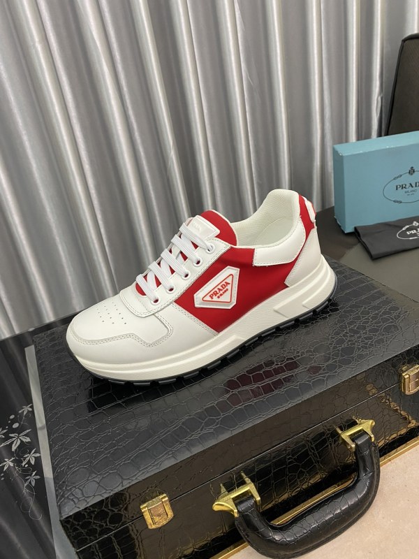 Prada Low Top sneaker 8