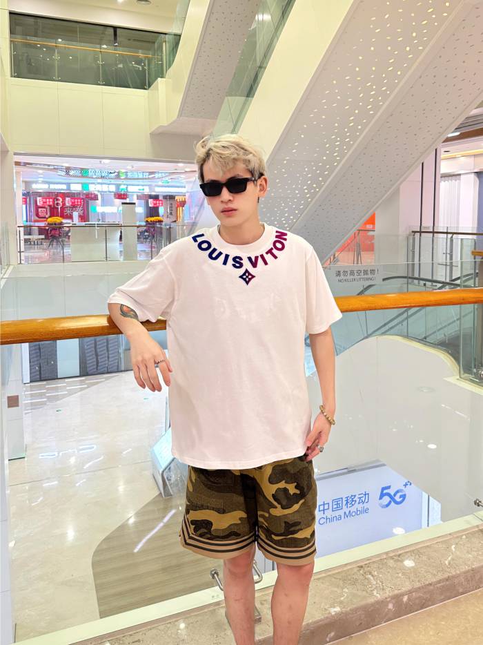 Clothes Louis Vuitton 437