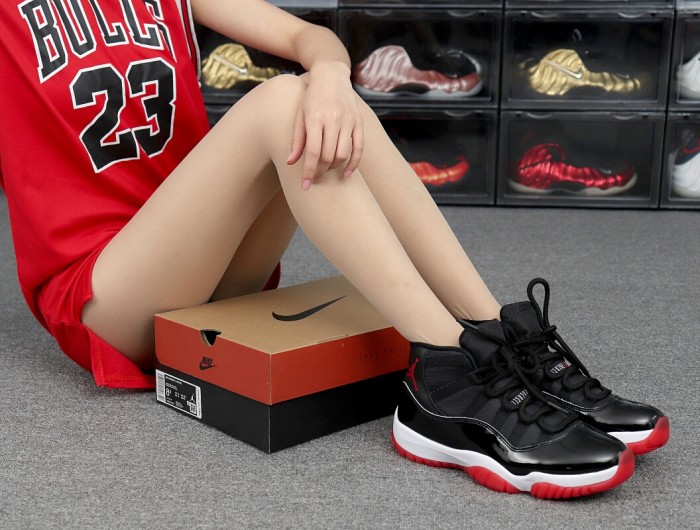 Jordan 11 Retro Playoffs Bred (2019)
