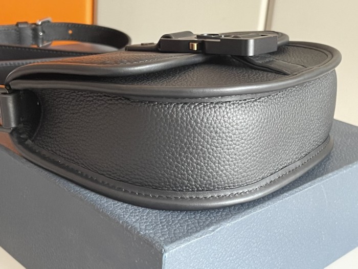 Handbag Dior 93352 size 20.5*16*5 cm