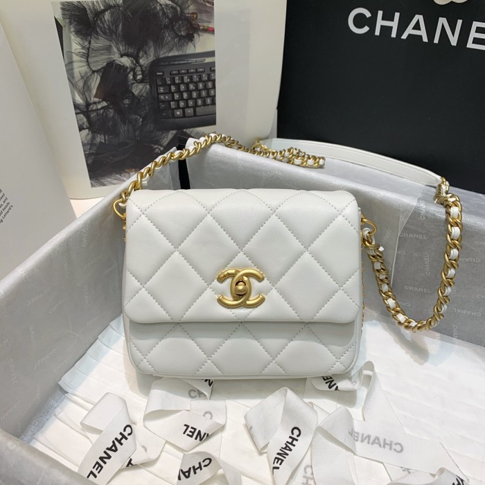Handbag Chanel AS2733 size 17 12.5 5 cm