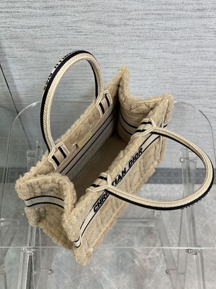 Handbag Dior size 26*8*22 cm