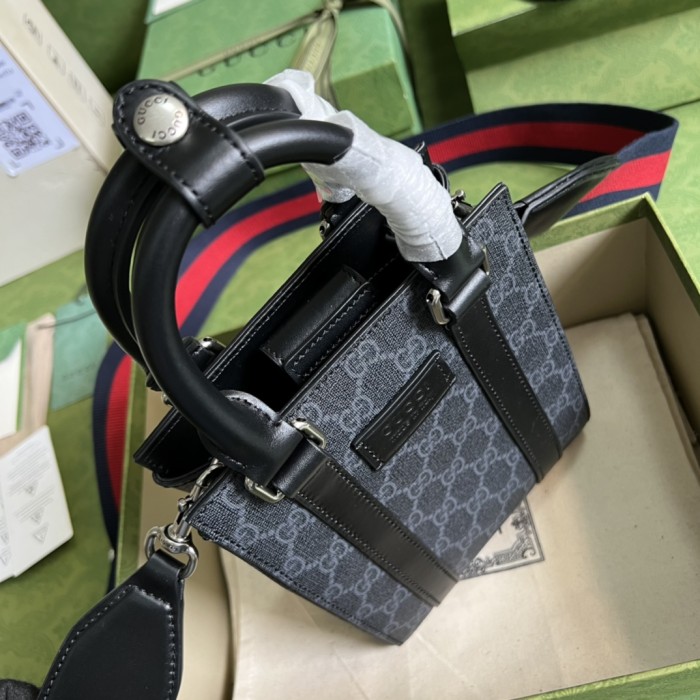 Handbag Gucci 696010 size 16*20*7 cm