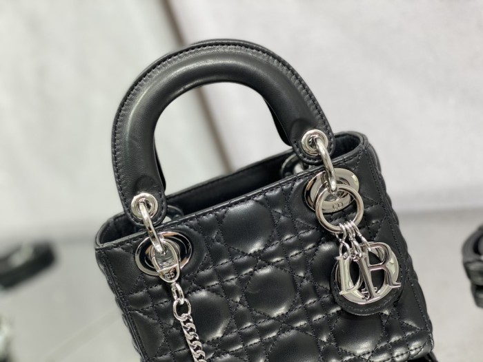 Handbag Dior size 17 cm