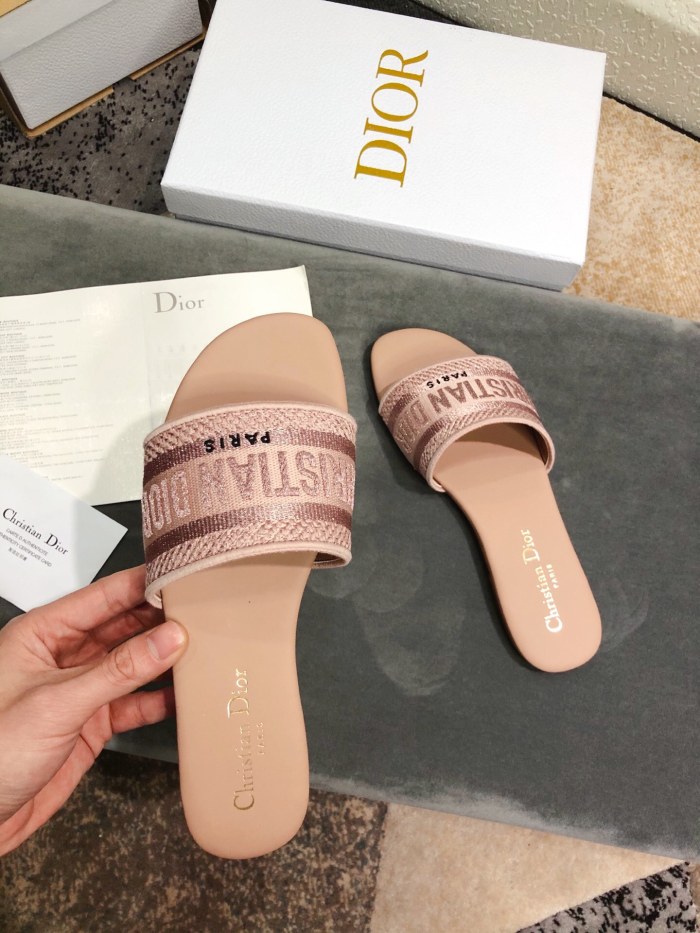 Dior Dway Slide 4