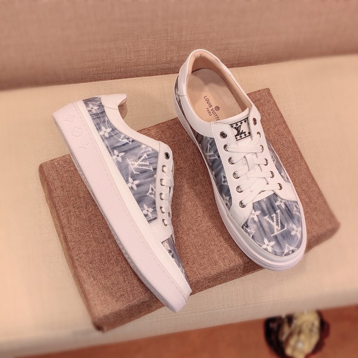 Louis Vuitton Low Top sneaker 102