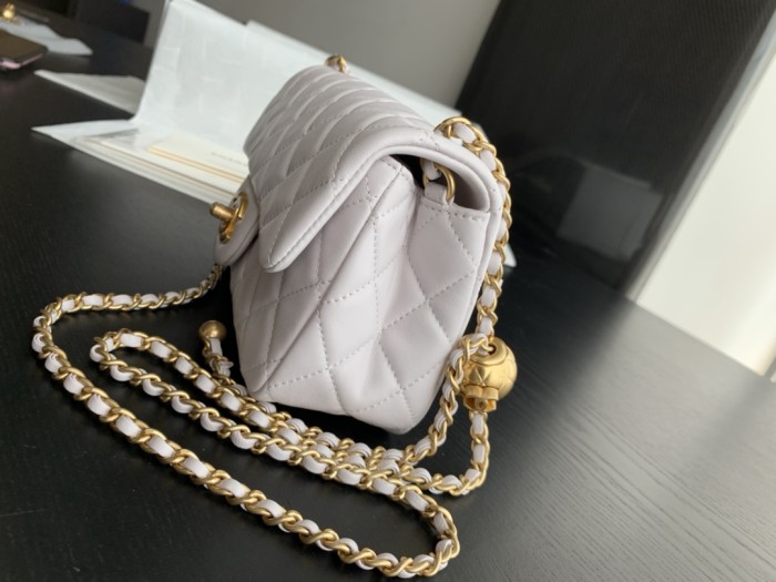 Handbag Chanel size 20 cm