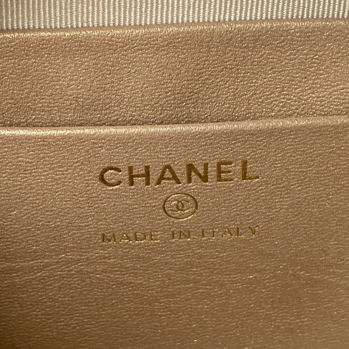 Handbag Chanel AS2463 size 14x10x5.5 cm