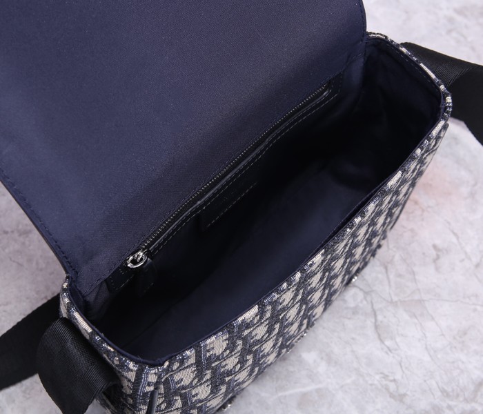 Handbag Dior M93311 size 24cm×19cm×4.5 cm