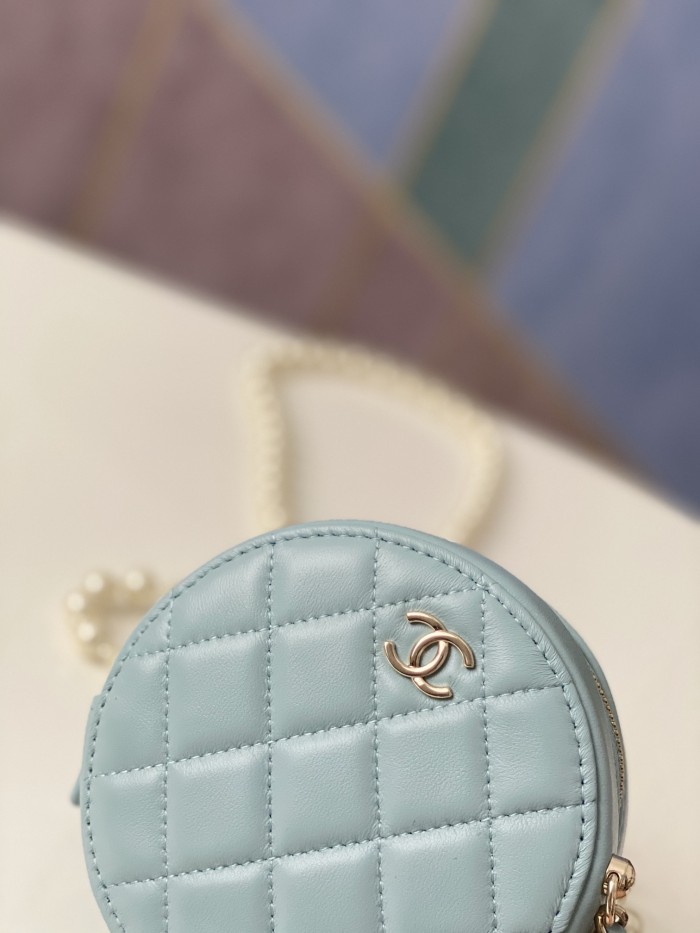 Handbag Chanel 81183 size 12x12x4.5 cm