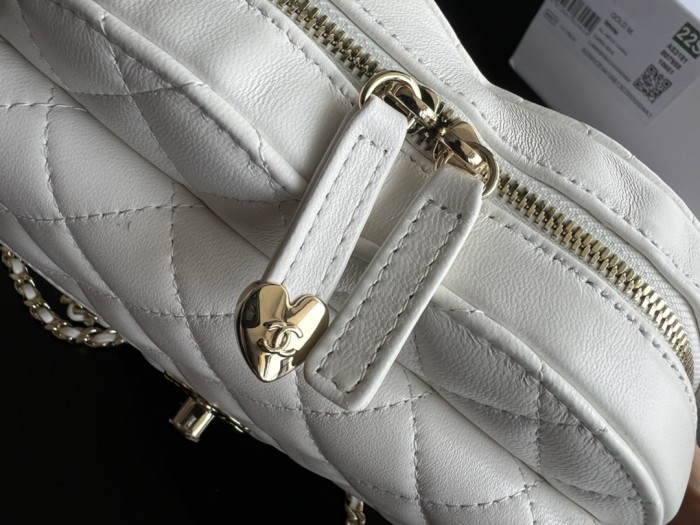 Handbag Chanel size 18cmx17cmx5 cm