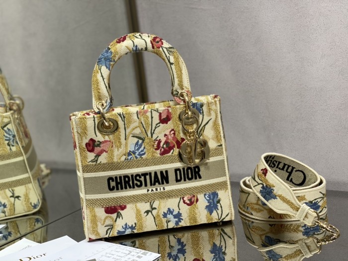 Handbag Dior size 24 cm