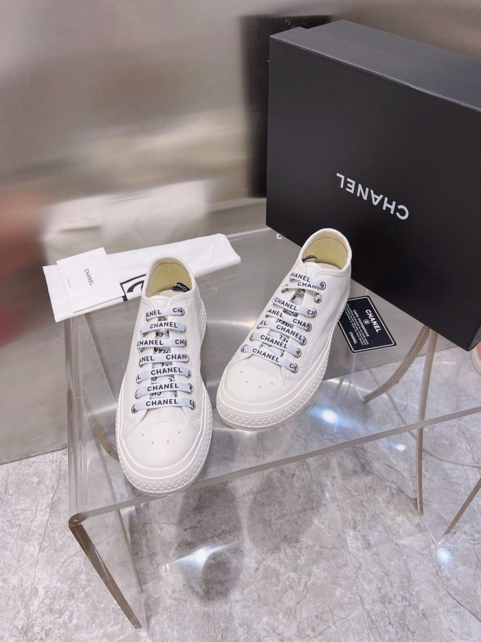 Chanel Flat canvas Sneaker 8