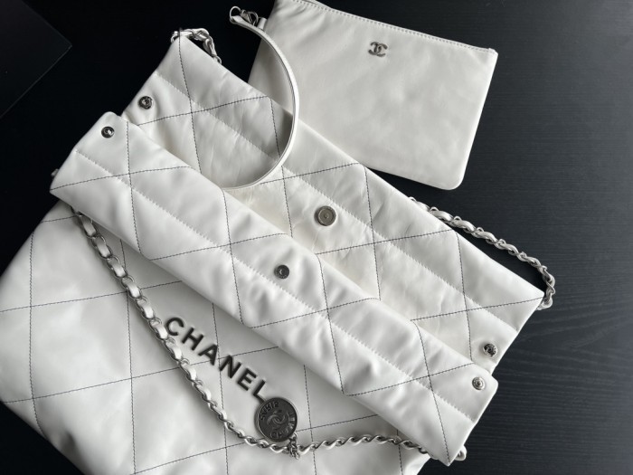 Handbag Chanel size 39cmx42cmx8 cm