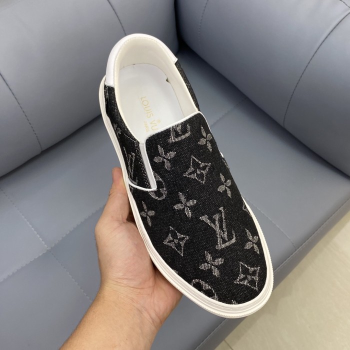 Louis Vuitton Monogram Denim sneaker 28