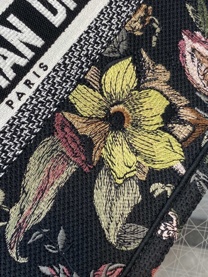 Handbag Dior size 26*8*22 cm