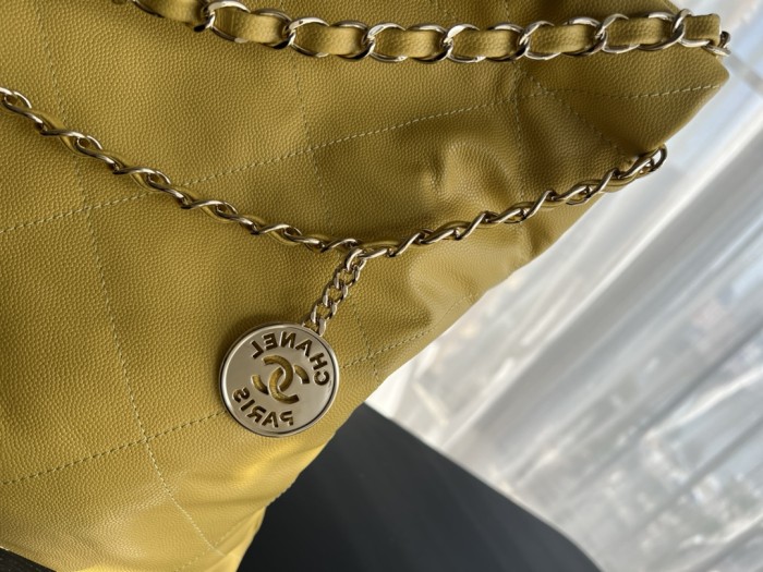 Handbag Chanel size 39cmx42cmx8 cm