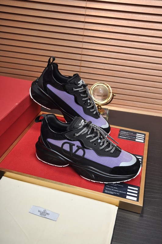 Valentino Garavani Low-top sneakers 23