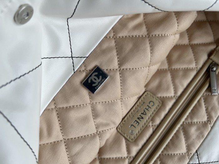 Handbag Chanel size 39cmx42cmx8 cm