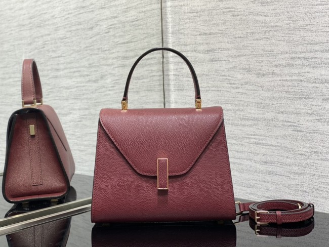 Handbag VALEXTRA size 𝟐𝟐*𝟏𝟔'𝟓*𝟏𝟐 𝐂𝐦