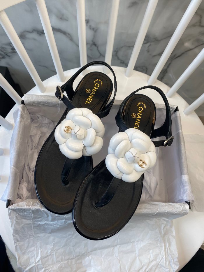 Chanel Slides 32