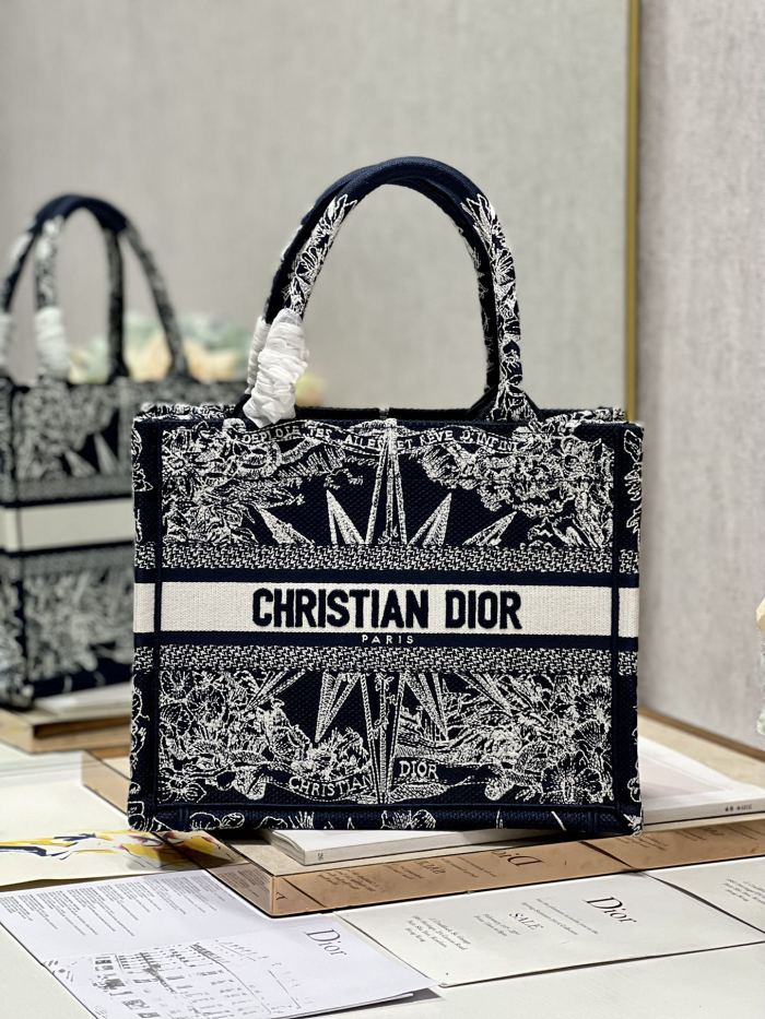 Handbag Dior 1265 size 26.5×21×14 cm