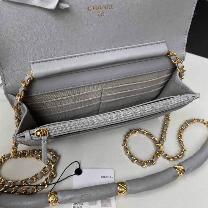 Handbag Chanel AP2236 size 19 cm