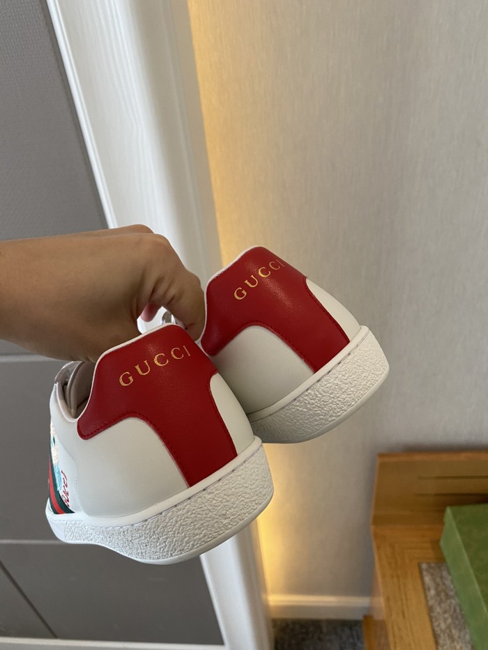 Gucci Women's Ace sneaker with bee sneaker 4