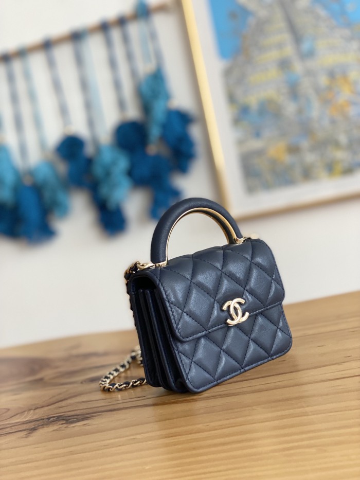 Handbag Chanel 81209 size 12.5 cm
