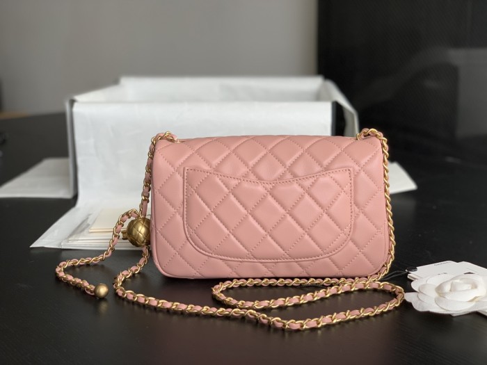 Handbag Chanel size 20 cm