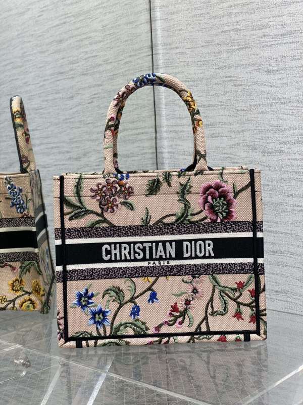 Handbag Dior size 26*8*22 cm