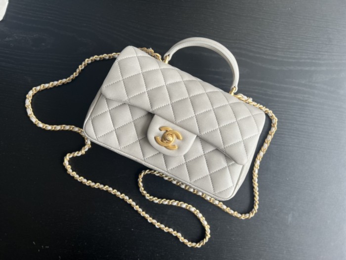 Handbag Chanel AS2431 size 20cmx13cmx9 cm