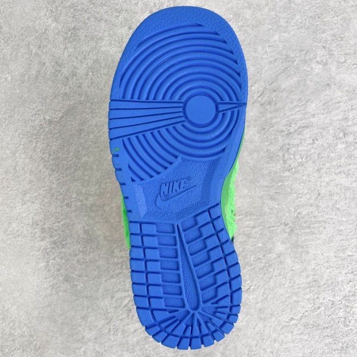 Kids NK dunk shoes 6