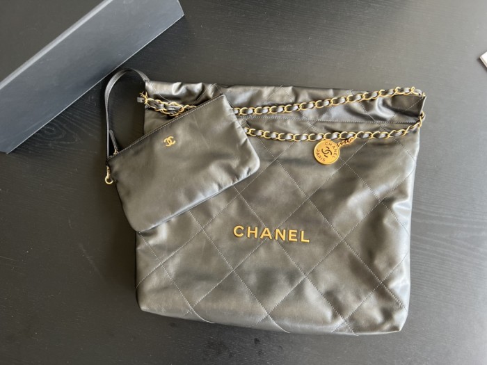 Handbag Chanel size 39cmx42cmx8 cm
