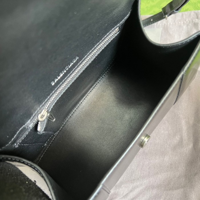 Handbag Gucci 5935461 size 23*15*10 cm