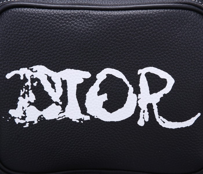 Handbag Dior size 21 x 32 x 10 cm