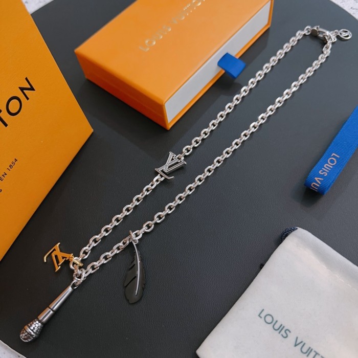 Clothes Louis Vuitton 75