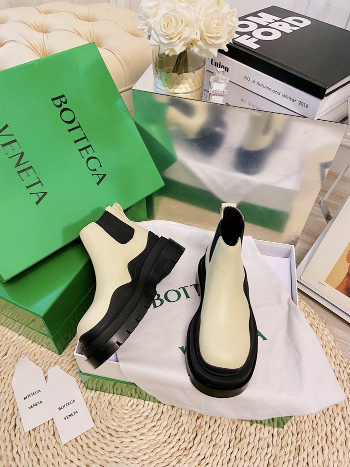 Bottega Veneta Boots 32
