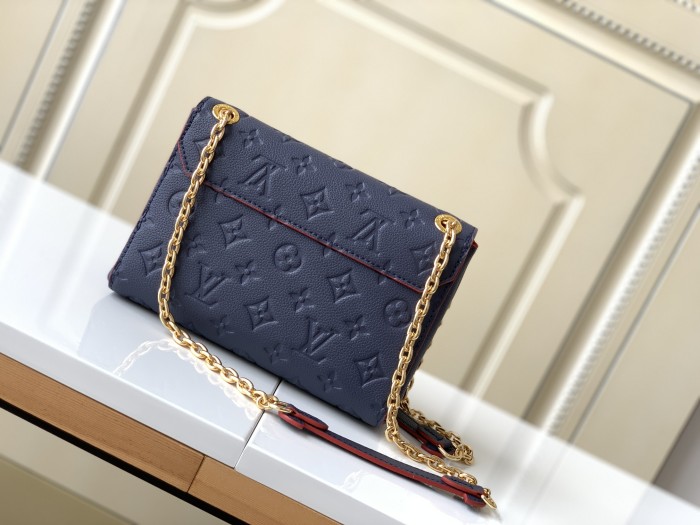 Handbag Louis Vuitton M44550 size 21x15x8 cm