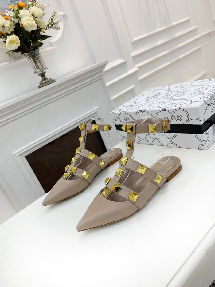 VALENTINO GARAVANI Roman Stud WOMEN 33